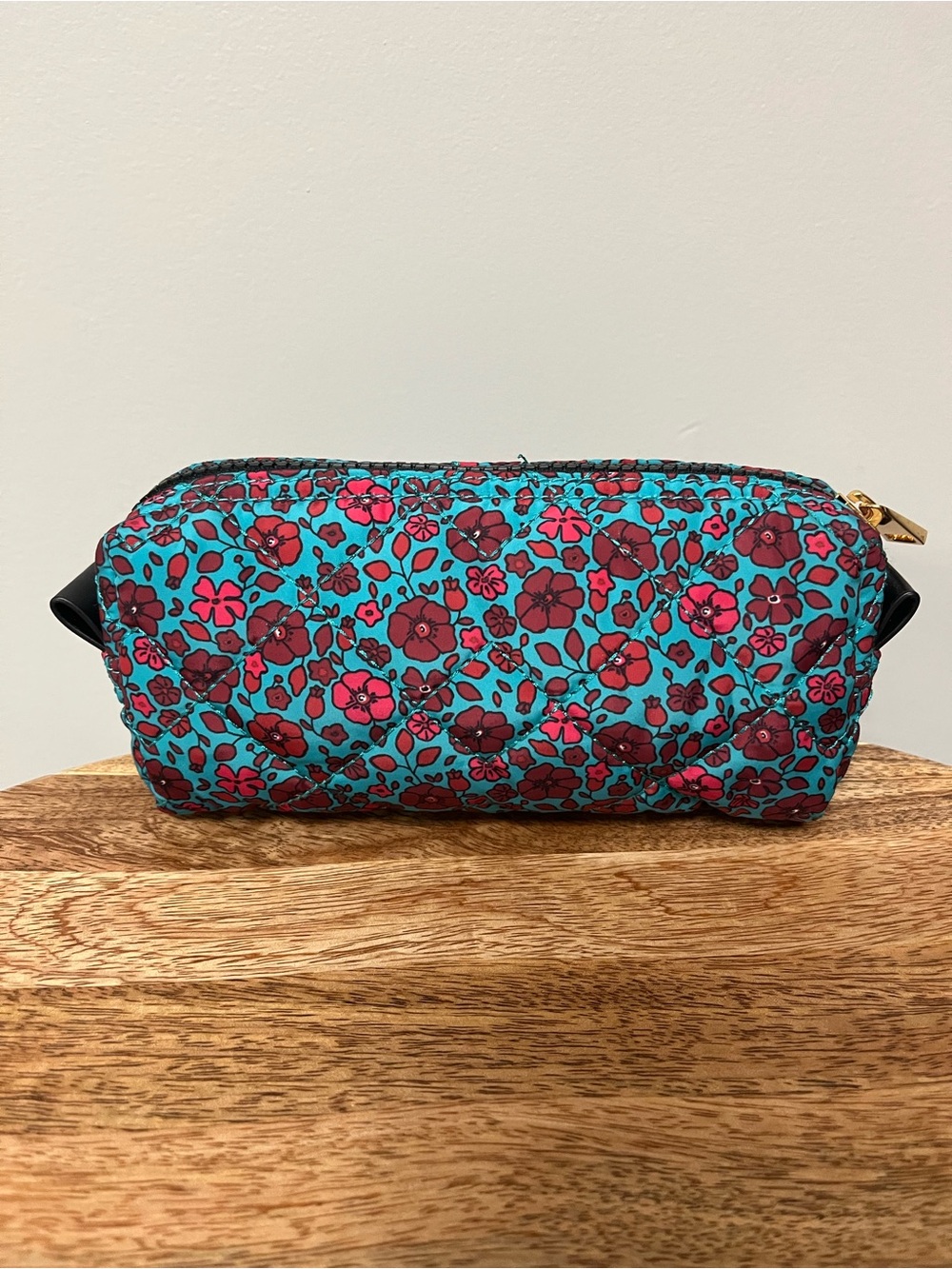 Marc Jacobs New York Teal & Magenta Floral Pattern Diamond Quilted Cosmetics Bag - Picture 2 of 5